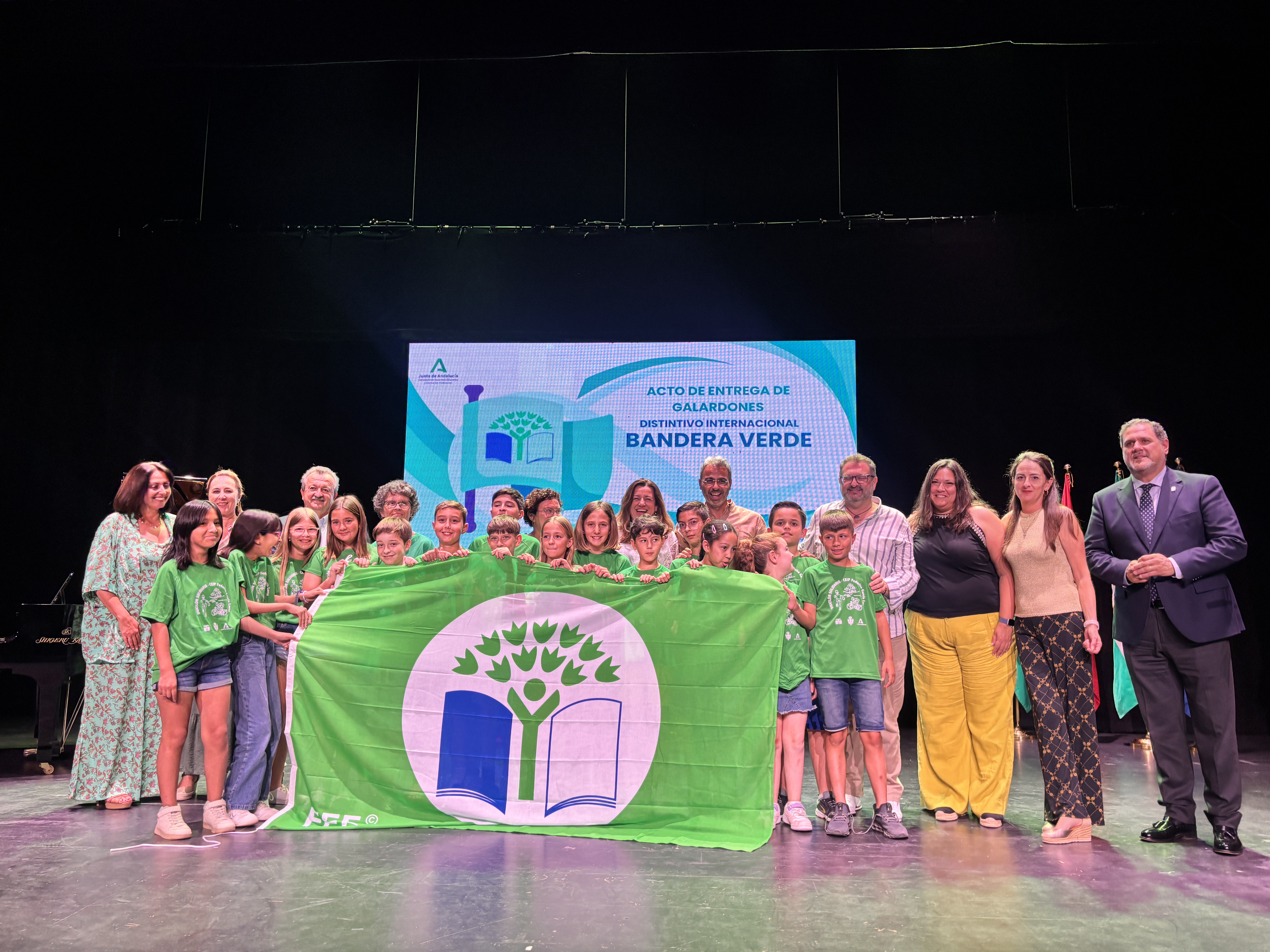 Un total de 20 centros docentes reciben la Bandera Verde por su compromiso con la sostenibilidad en Pulpí